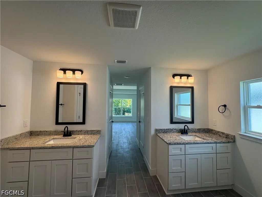 302 SE 1st Terrace Cape Coral FL 33990
