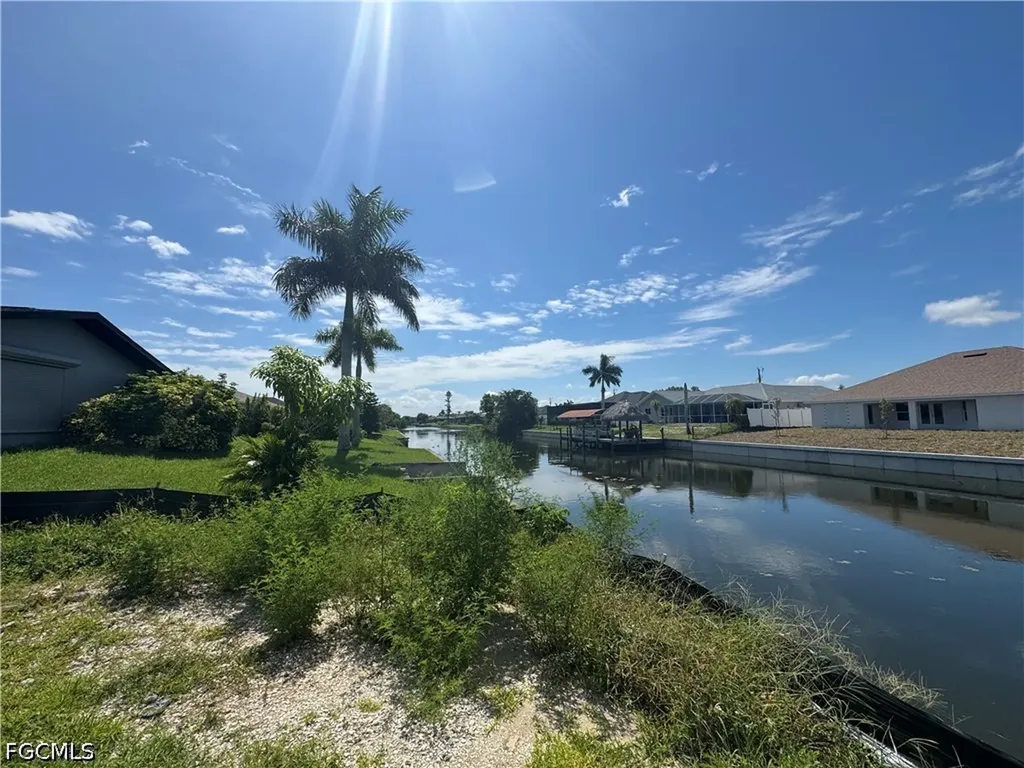 302 SE 1st Terrace Cape Coral FL 33990