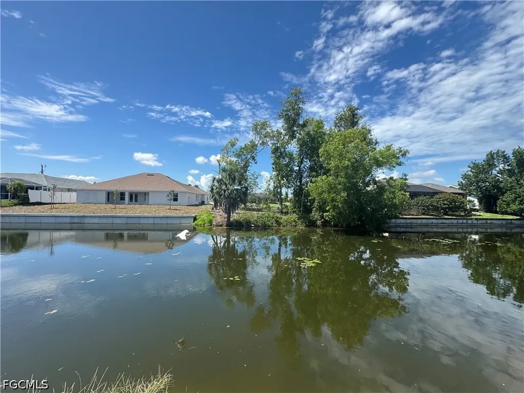 302 SE 1st Terrace Cape Coral FL 33990