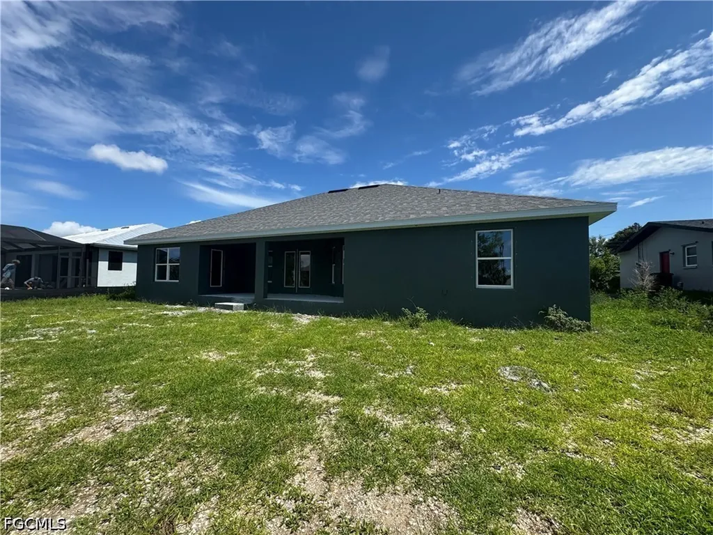 302 SE 1st Terrace Cape Coral FL 33990