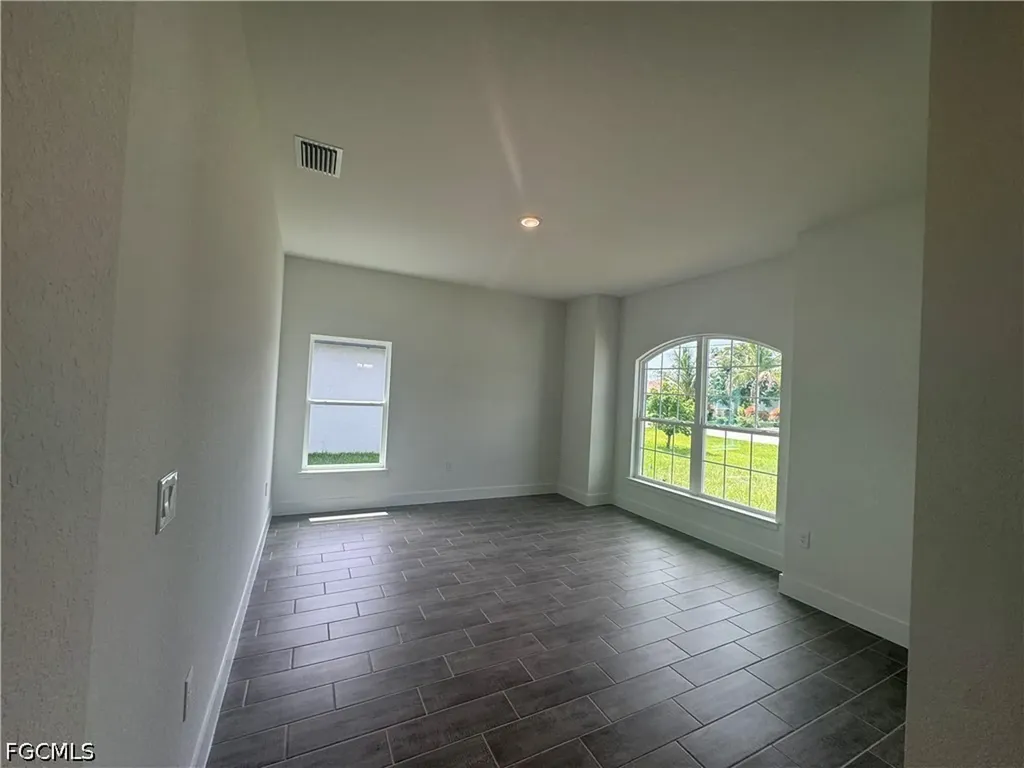 302 SE 1st Terrace Cape Coral FL 33990