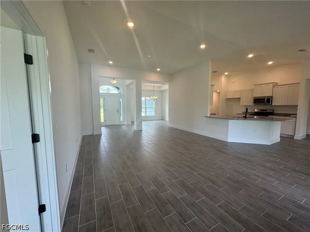 302 SE 1st Terrace Cape Coral FL 33990