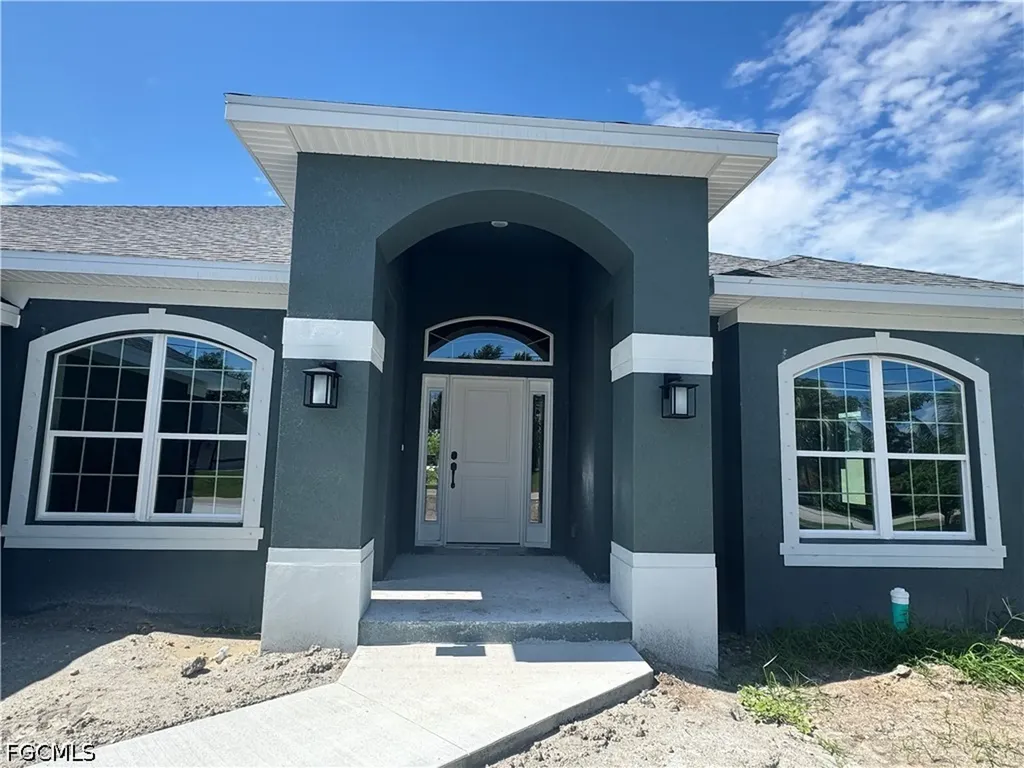302 SE 1st Terrace Cape Coral FL 33990