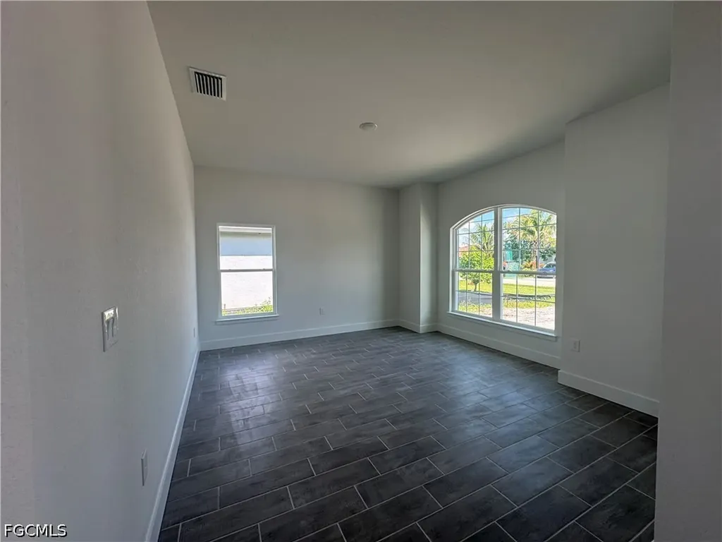 302 SE 1st Terrace Cape Coral FL 33990