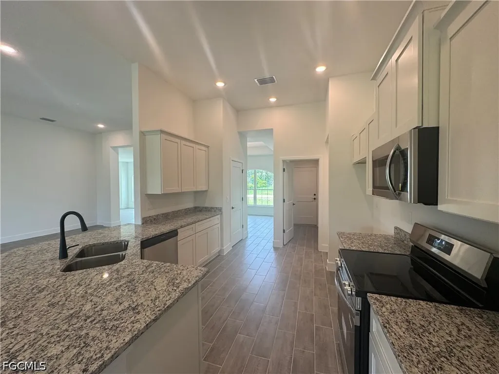 302 SE 1st Terrace Cape Coral FL 33990