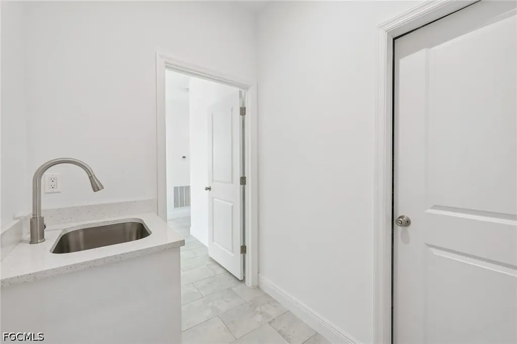 9006 S Castle Circle Labelle FL 33935