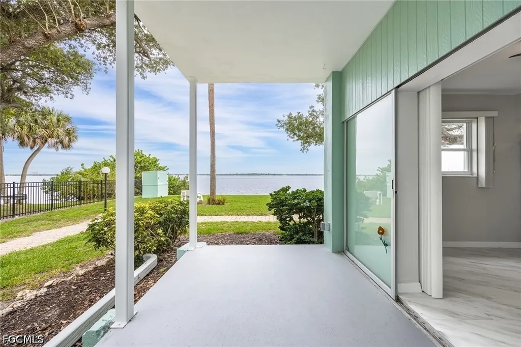 Fort Myers FL, 3225 E Riverside Drive, Unit 51E