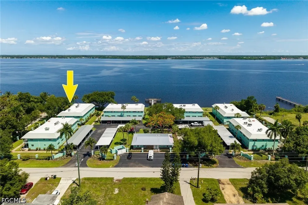 3225 E Riverside Drive Fort Myers FL 33916