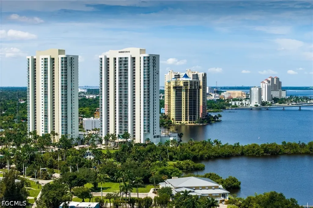 3225 E Riverside Drive Fort Myers FL 33916