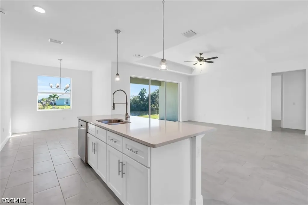 526 NW 9th Street Cape Coral FL 33993