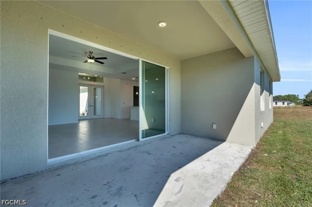 526 NW 9th Street Cape Coral FL 33993