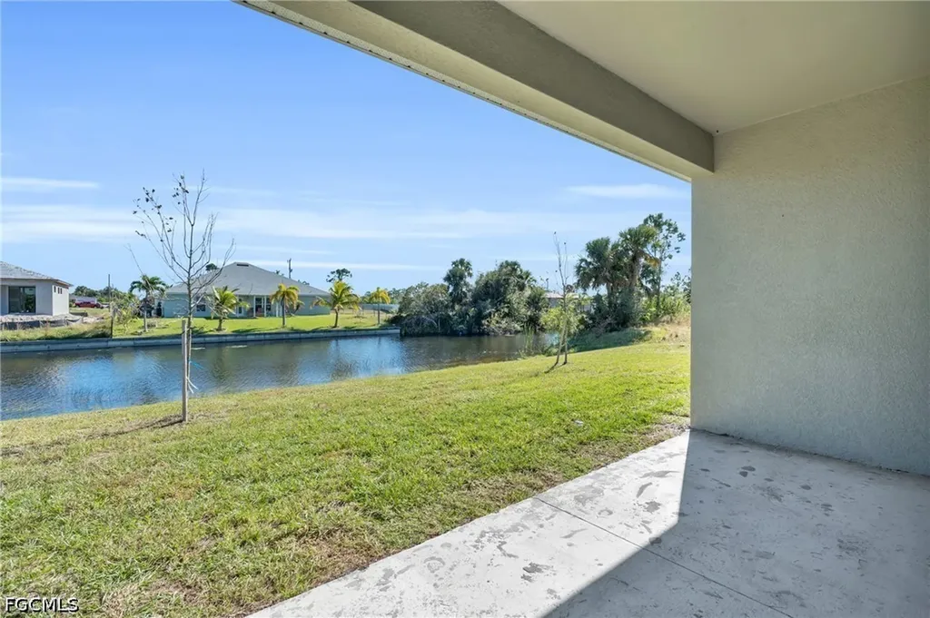 526 NW 9th Street Cape Coral FL 33993