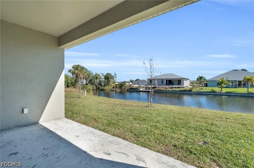526 NW 9th Street Cape Coral FL 33993