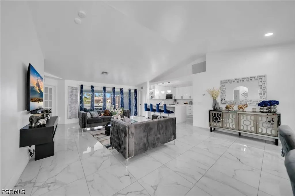 3902 3rd Street SW Lehigh Acres FL 33976