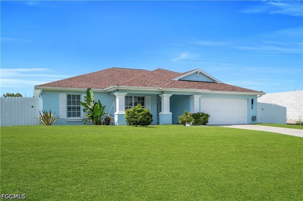 3902 3rd Street SW Lehigh Acres FL 33976