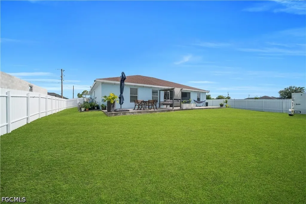 3902 3rd Street SW Lehigh Acres FL 33976