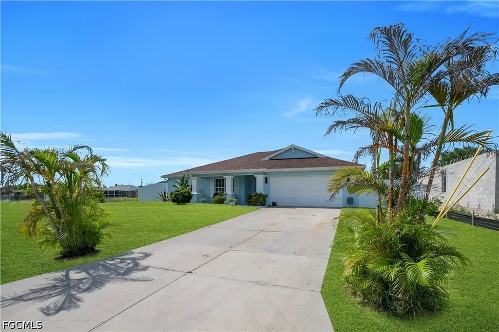 3902 3rd Street SW Lehigh Acres FL 33976