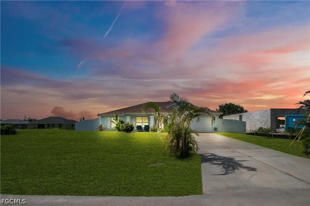 3902 3rd Street SW Lehigh Acres FL 33976