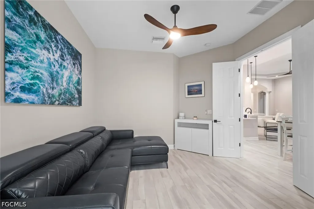 9042 Bronco Court Naples FL 34113