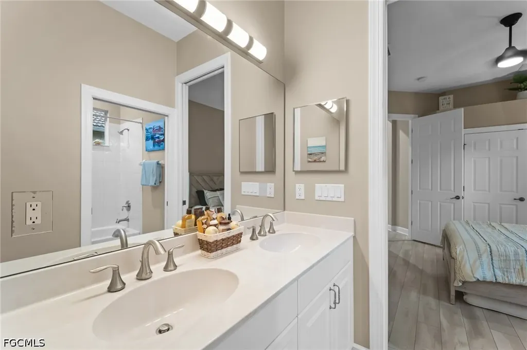 9042 Bronco Court Naples FL 34113