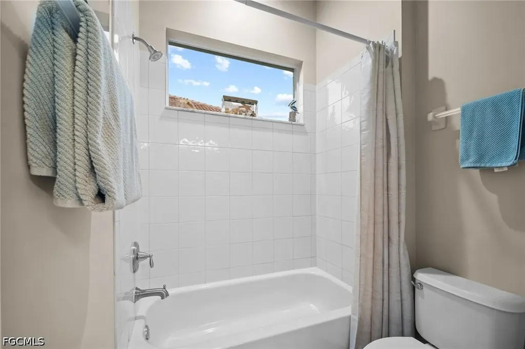 9042 Bronco Court Naples FL 34113