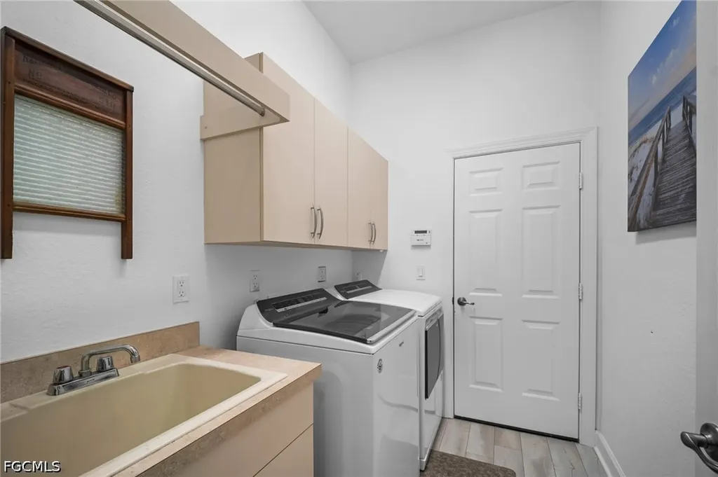 9042 Bronco Court Naples FL 34113