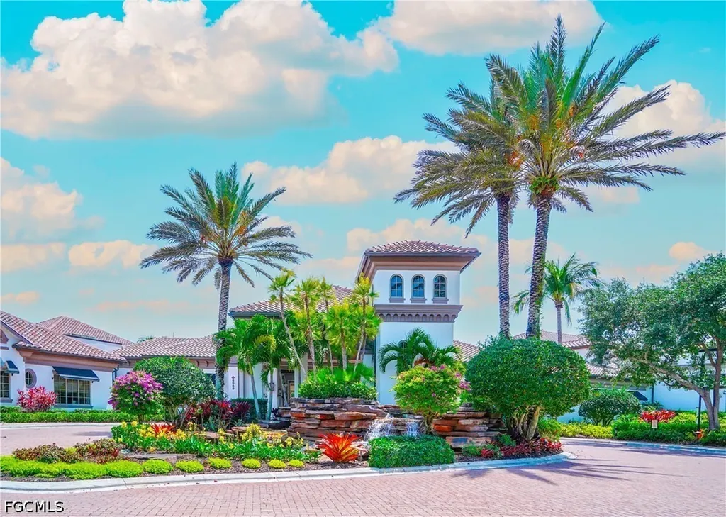 9042 Bronco Court Naples FL 34113