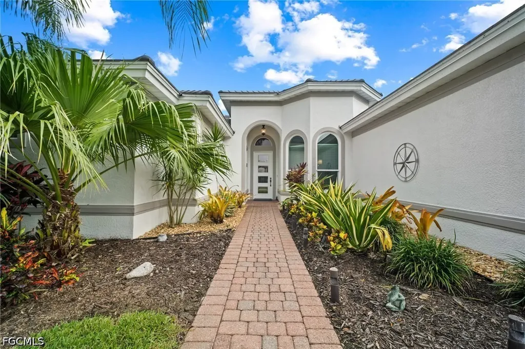 9042 Bronco Court Naples FL 34113