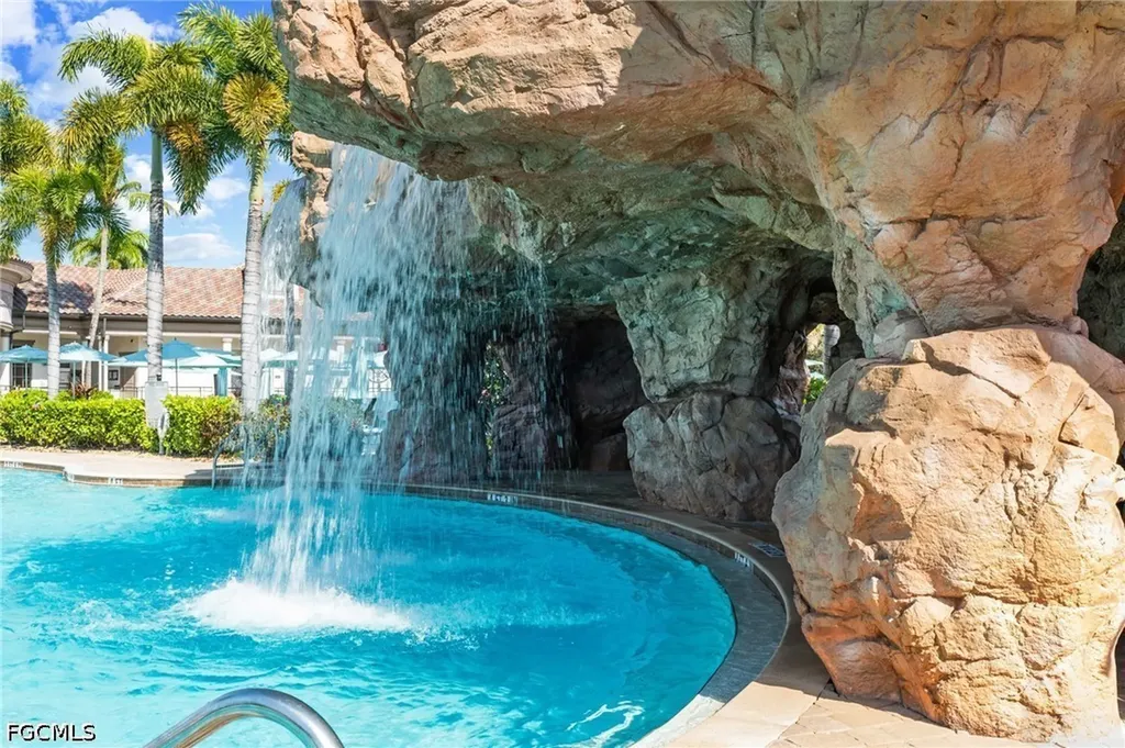 9042 Bronco Court Naples FL 34113