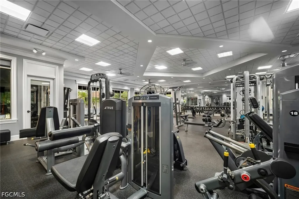 9042 Bronco Court Naples FL 34113