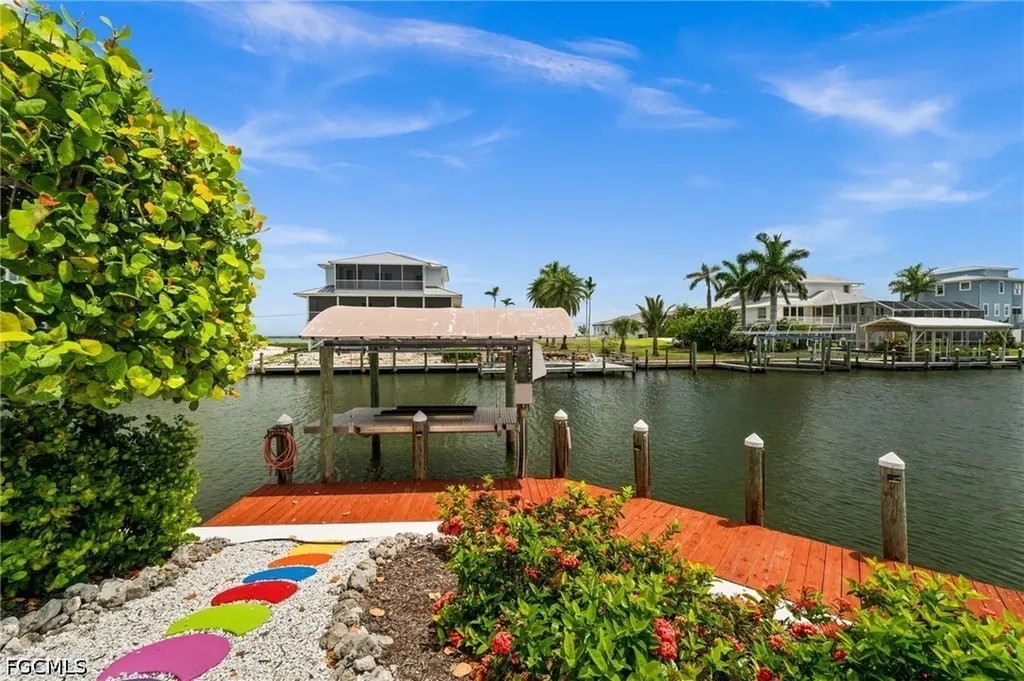 2315 Cherimoya Lane St. James City FL 33956