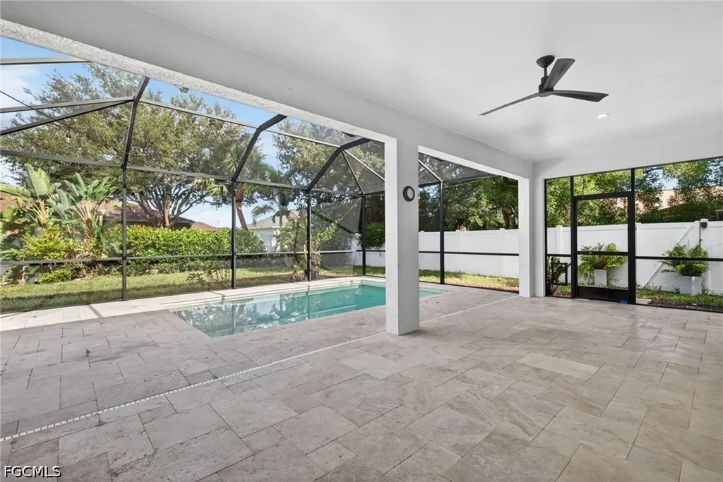 1218 SW 9th Court Cape Coral FL 33991