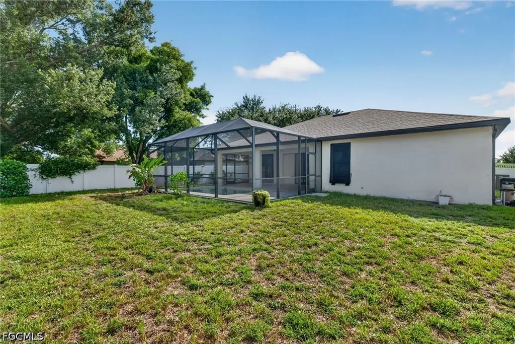 1218 SW 9th Court Cape Coral FL 33991