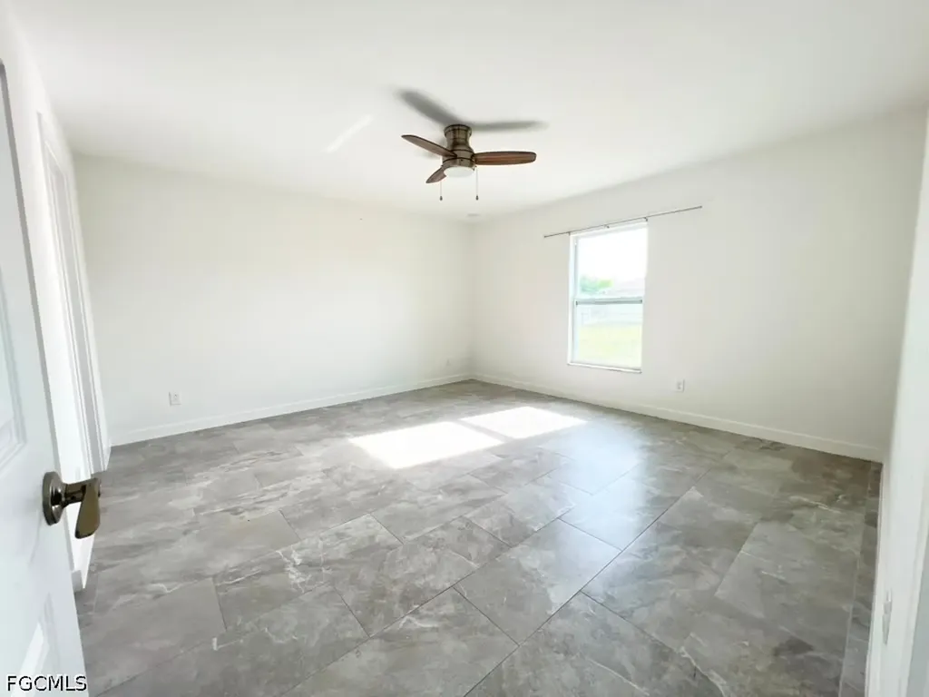 4622 SW 7th Place Cape Coral FL 33914