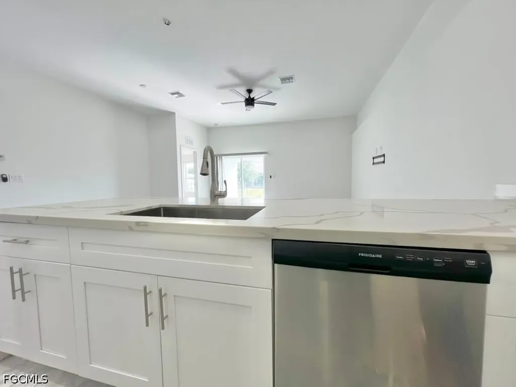 4622 SW 7th Place Cape Coral FL 33914