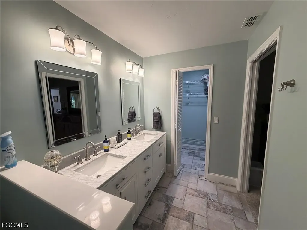 5883 Sand Oak Drive Fort Myers FL 33919