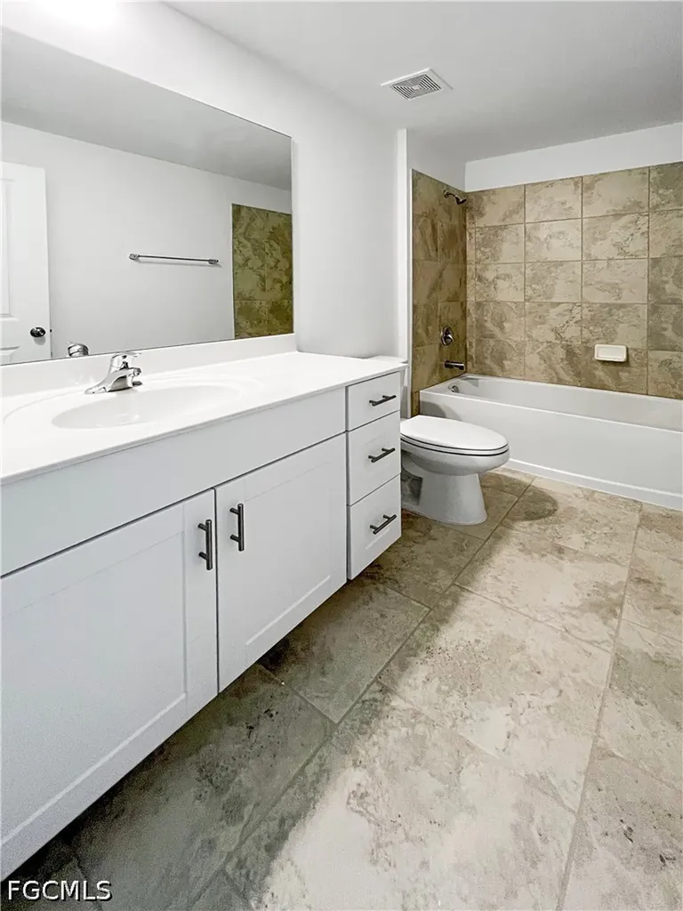 4263 Villa Rapallo Way North Fort Myers FL 33917