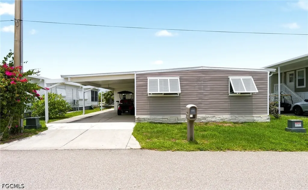 5509 Sir Walter Way North Fort Myers FL 33917