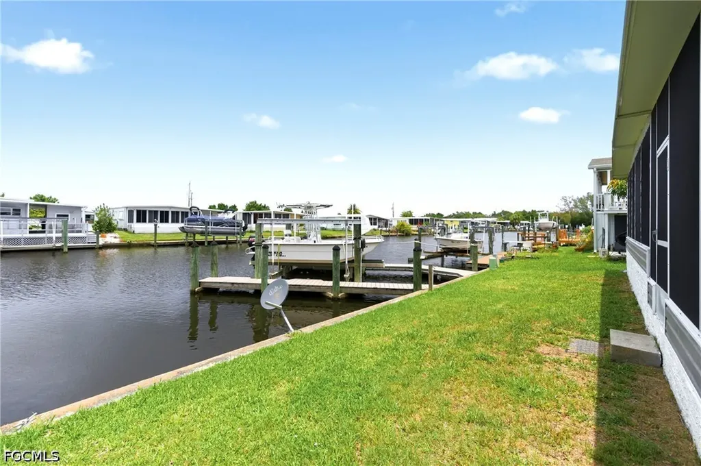 5509 Sir Walter Way North Fort Myers FL 33917
