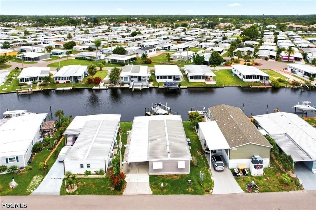 5509 Sir Walter Way North Fort Myers FL 33917