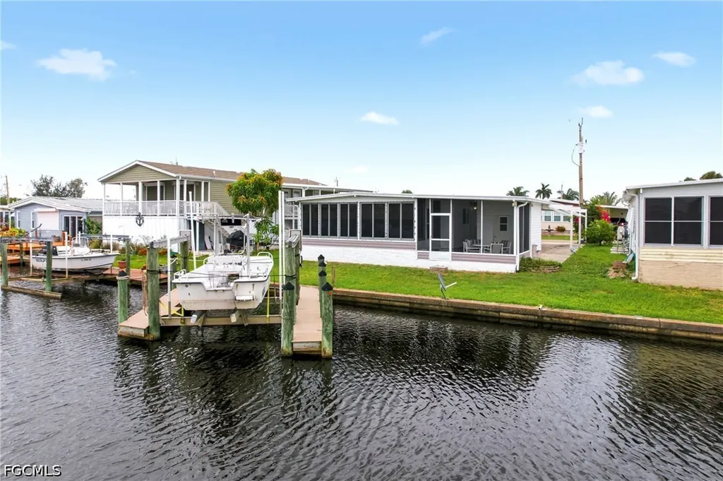 5509 Sir Walter Way North Fort Myers FL 33917
