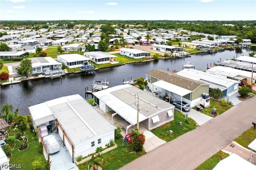 5509 Sir Walter Way North Fort Myers FL 33917
