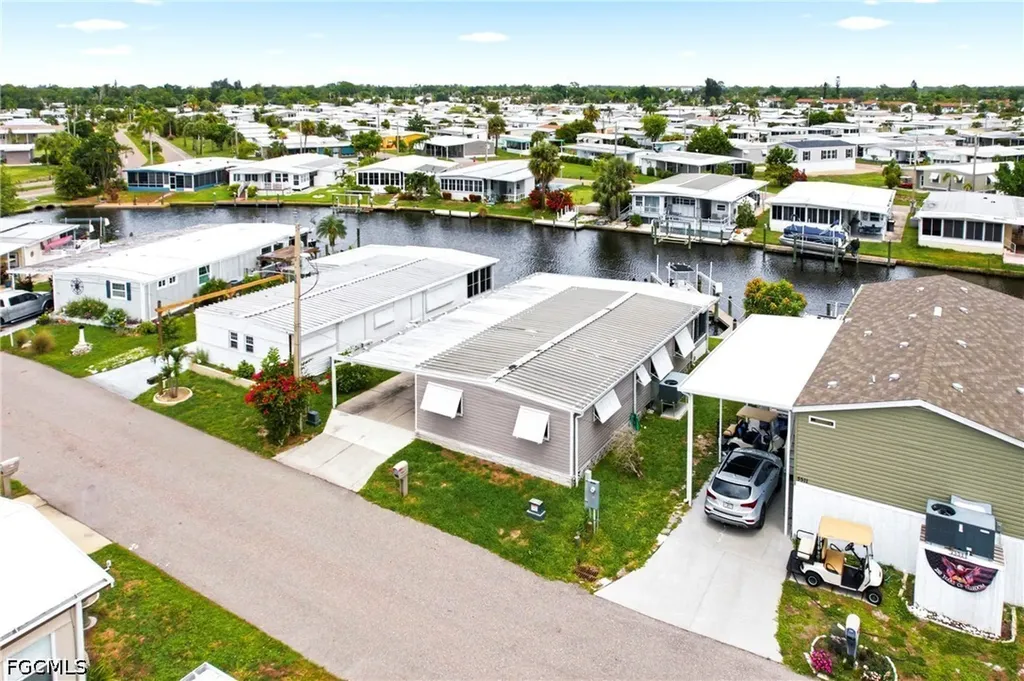 5509 Sir Walter Way North Fort Myers FL 33917