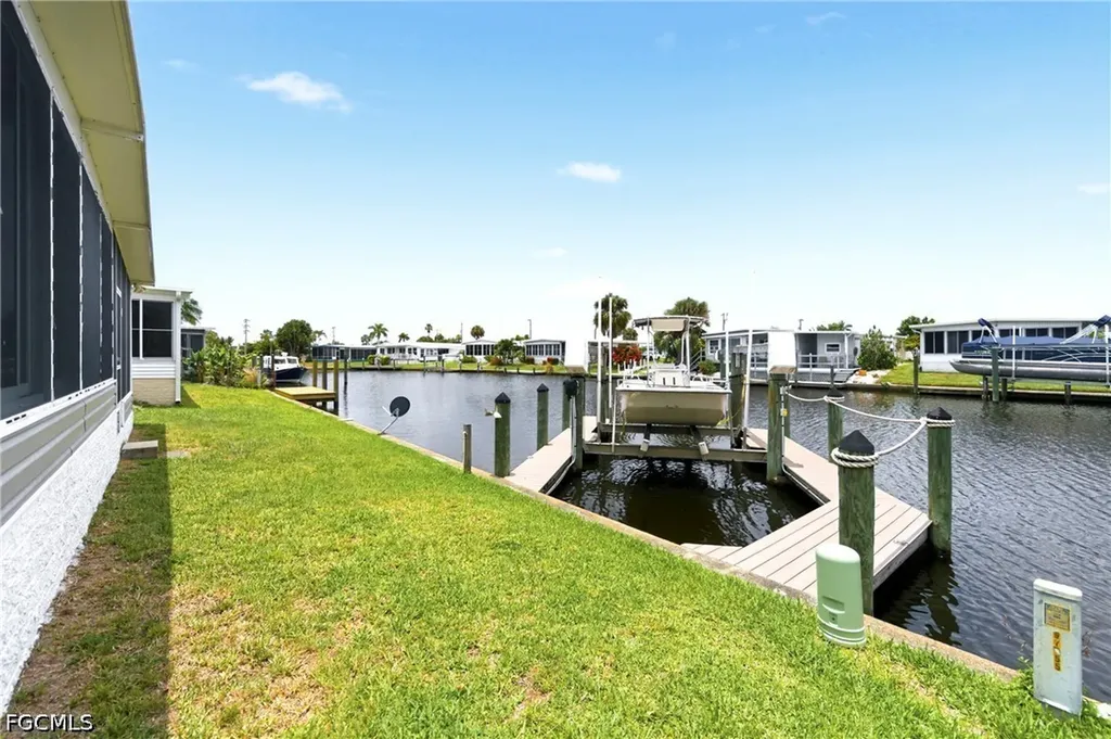 5509 Sir Walter Way North Fort Myers FL 33917