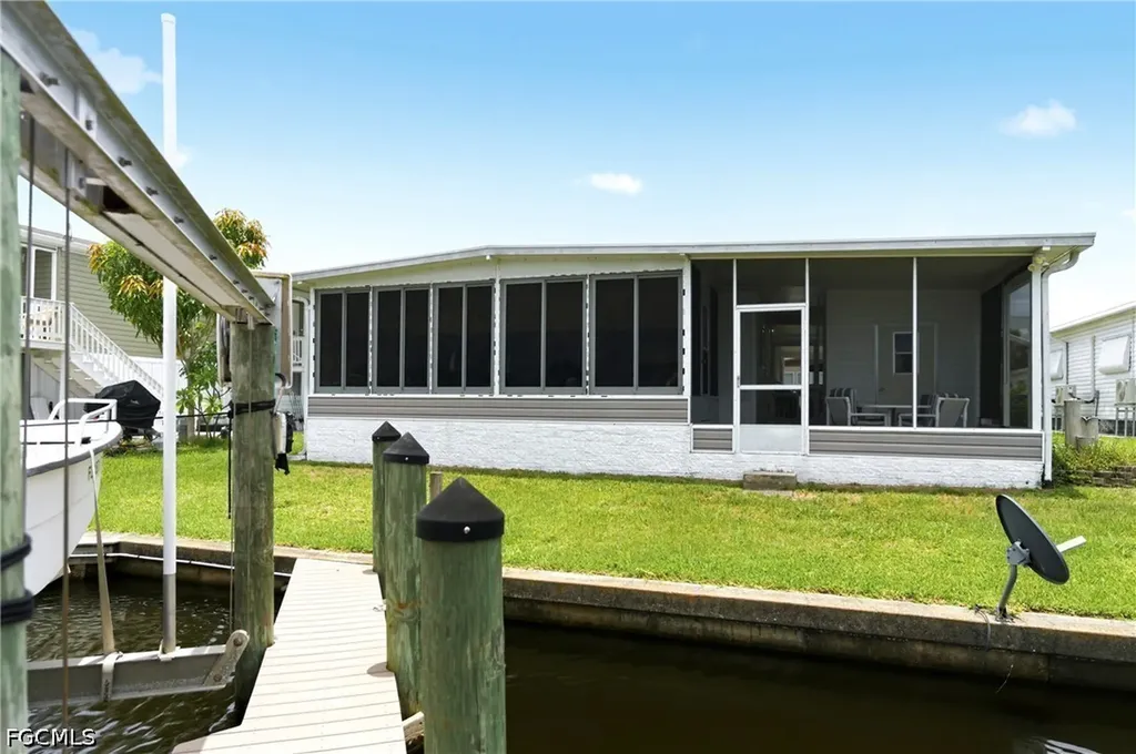 5509 Sir Walter Way North Fort Myers FL 33917