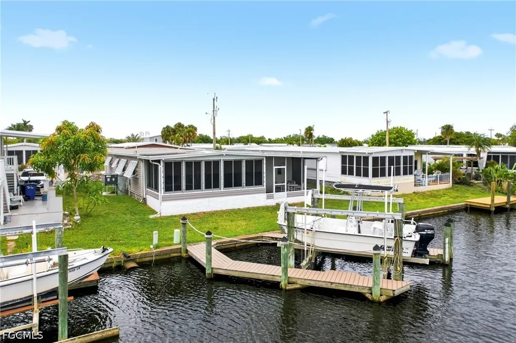 5509 Sir Walter Way North Fort Myers FL 33917