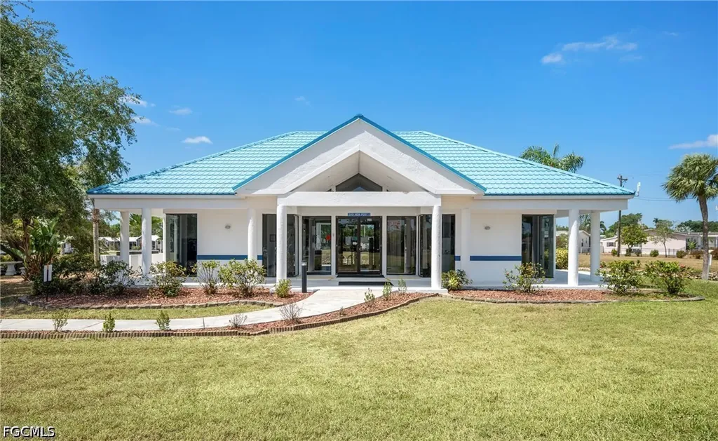5509 Sir Walter Way North Fort Myers FL 33917