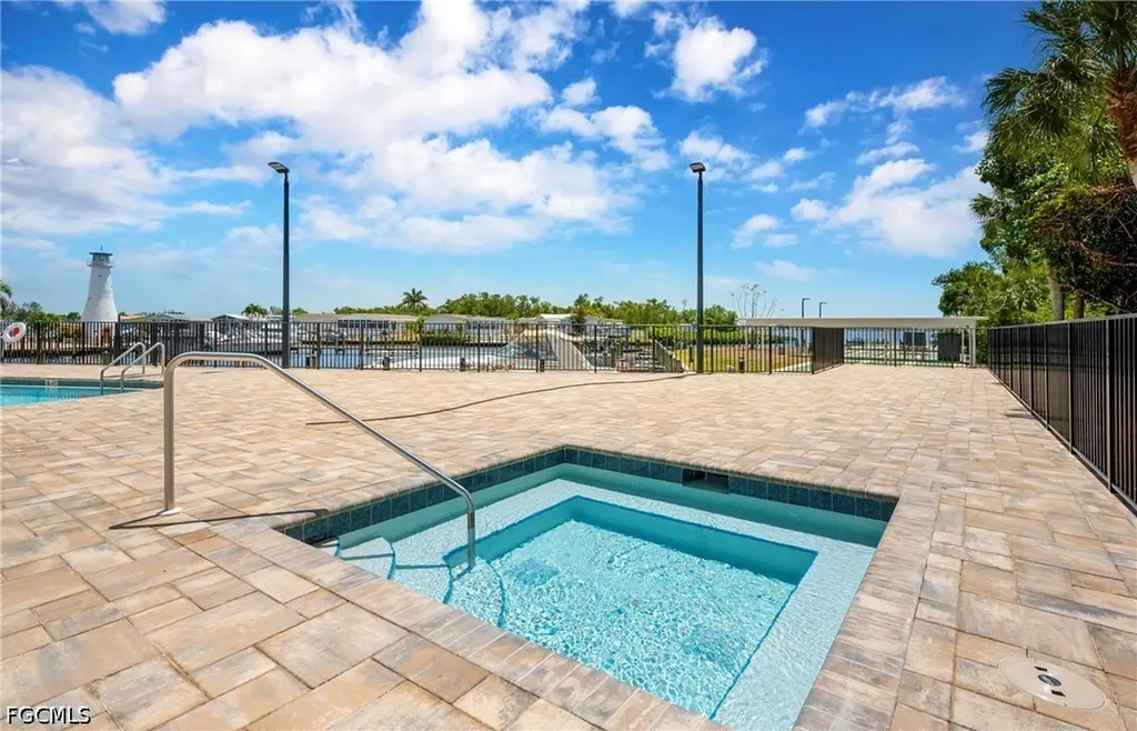 5509 Sir Walter Way North Fort Myers FL 33917