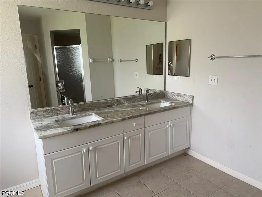2227 SW 5th Avenue Cape Coral FL 33991