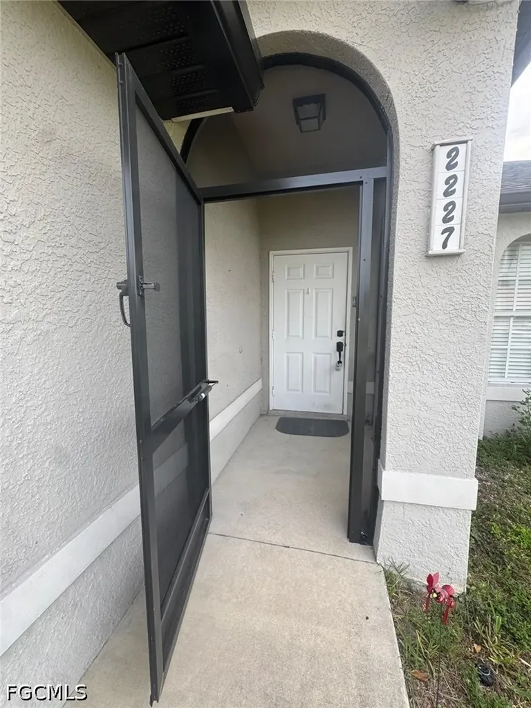 2227 SW 5th Avenue Cape Coral FL 33991